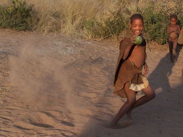 Watch a little girl play the melon game